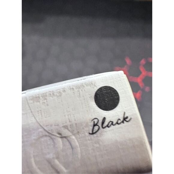 Rare Beauty by Selena Gomez Perfect Strokes Matte Liquid Liner 0.9ml - Picture 4 of 6